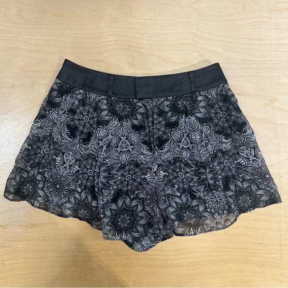 Helmut Lang Mandala Viscose Print Short - Picture 4 of 7